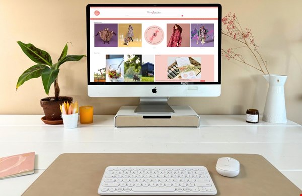 Kijk nou hoe mooi! Stylish bureau-accessoires en een bijpassende muur Kijk nou hoe mooi! Stylish bureau-accessoires en een bijpassende muur